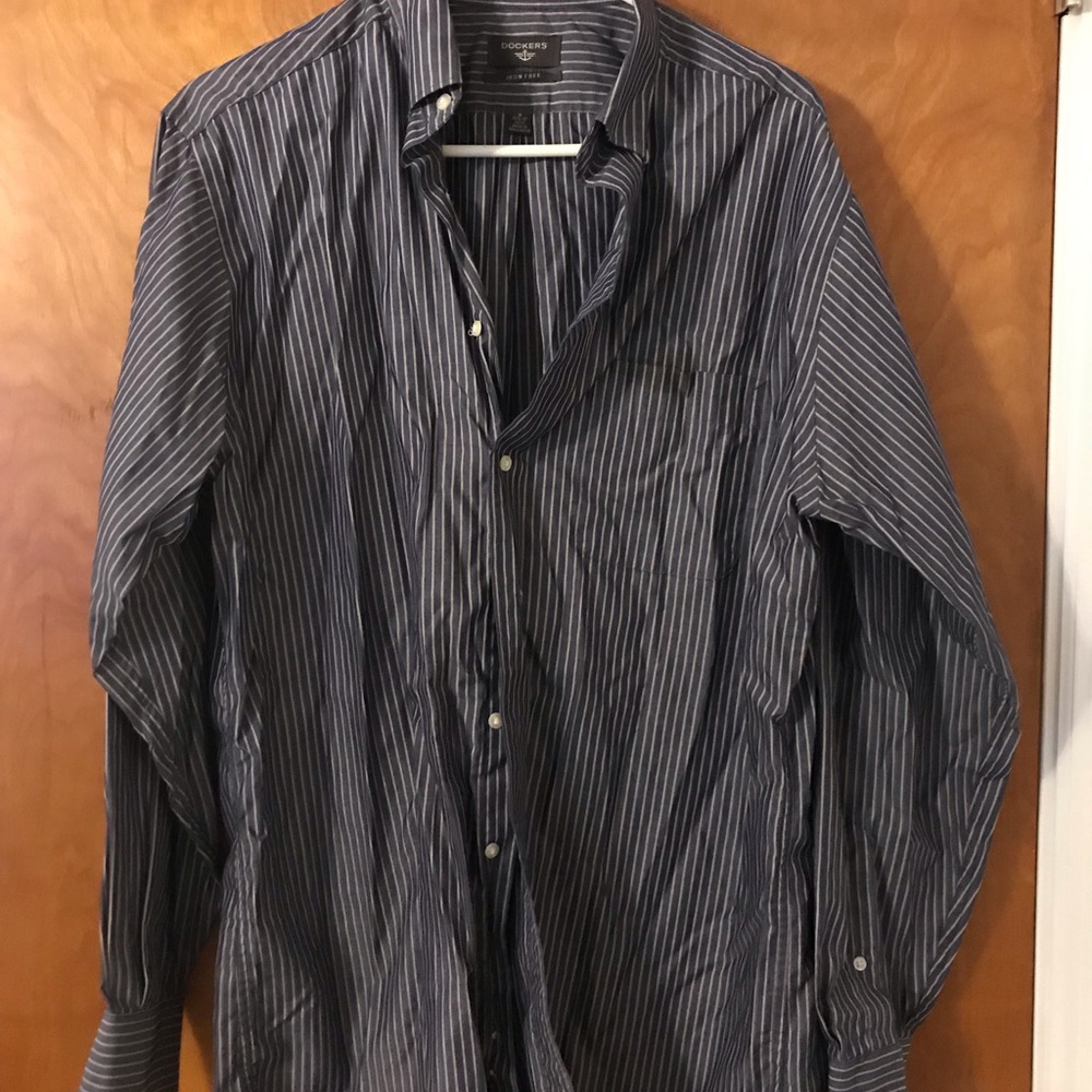 Dockers Men's Navy and White Striped Button-Up Shirt
